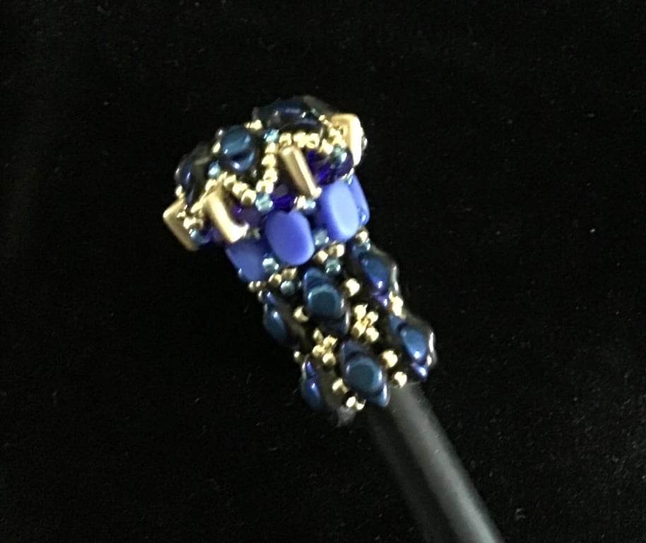 Beaded pencil topper - blue