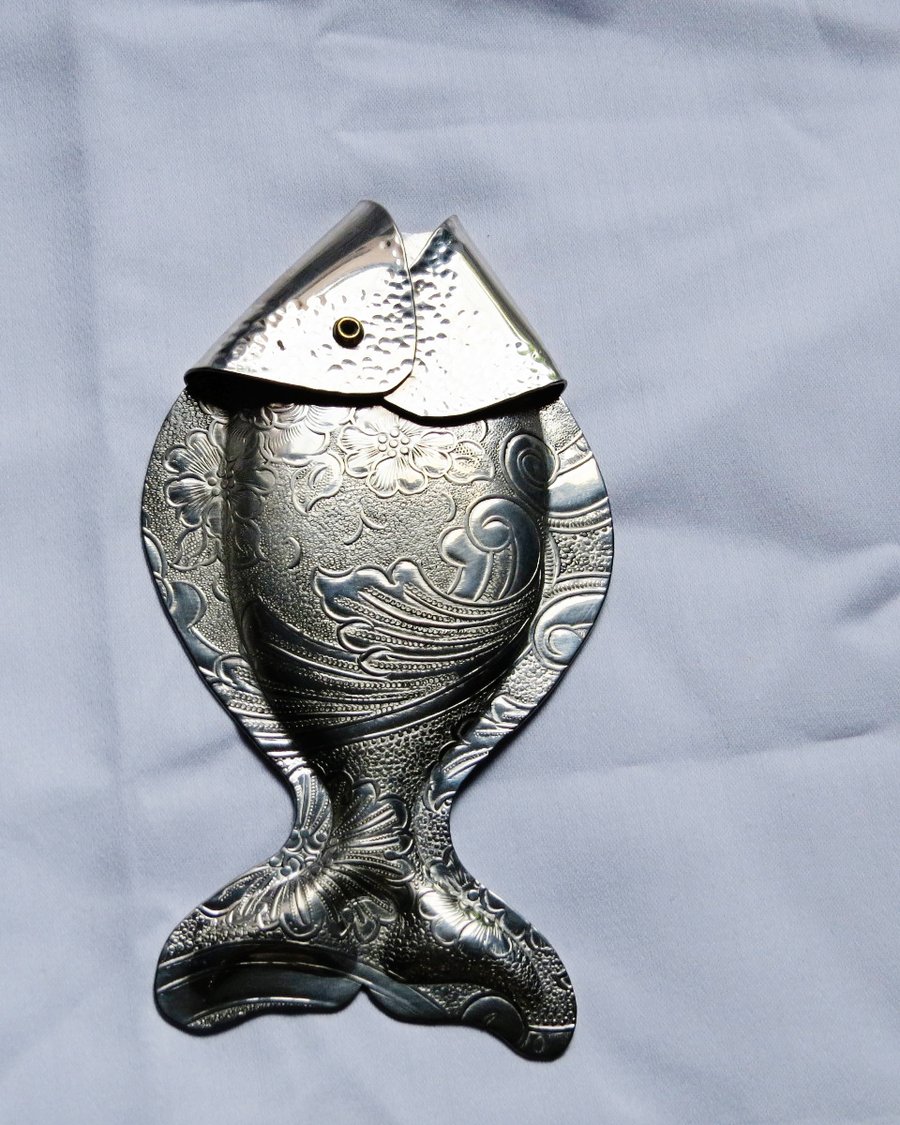 BISCAY THE  FISH PEWTER LIGHT PULL OR WALL HANGING DECORATION