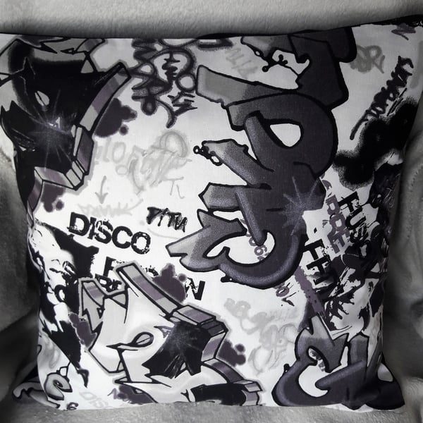 Graffiti print cushion cover