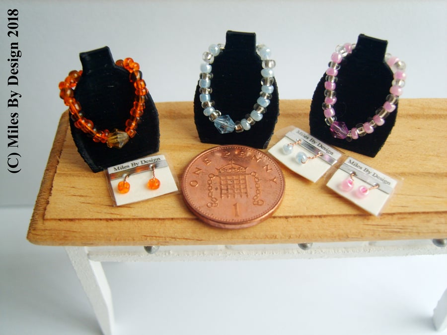 1:12 Scale Set of 3 Necklaces On Display Stands With Matching Earrings