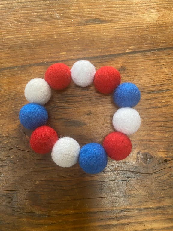 Royal Felt Bracelet. (567)