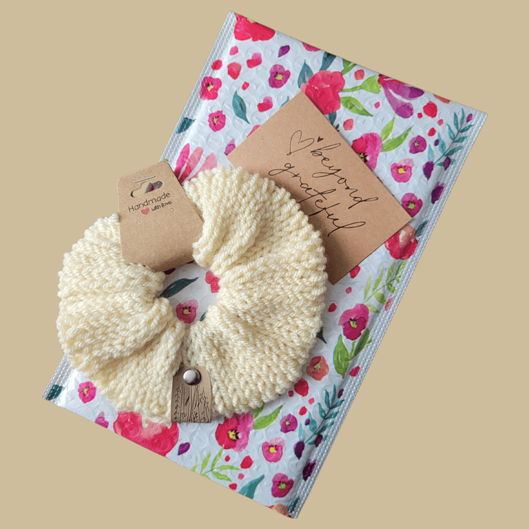 Cream Knitted Hair Scrunchie 