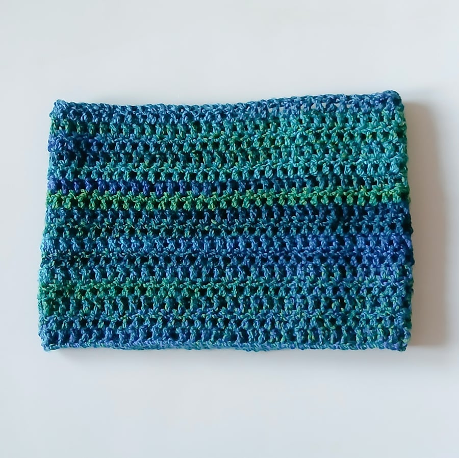 CROCHET Ladies Azure Seas Cowl
