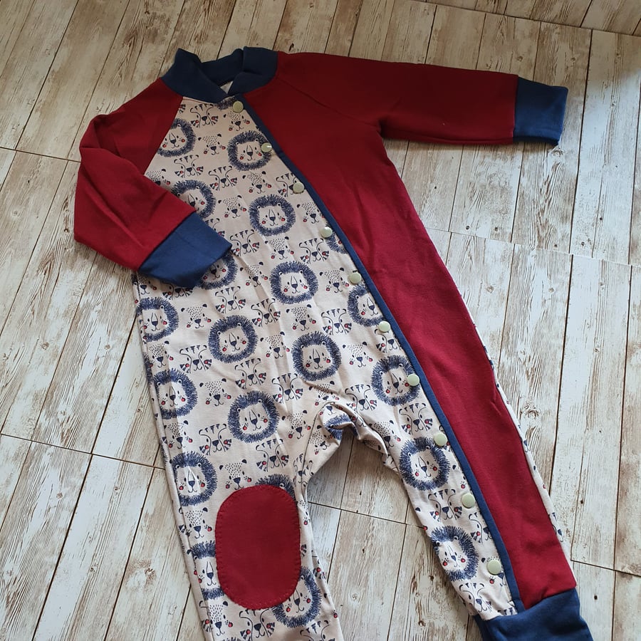 9-12 months Red and Blue Lion Baby Romper Sleeper playsuit knee patch fasteners