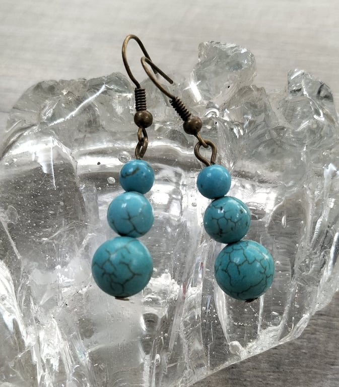 HE7 Graduating turquoise drops