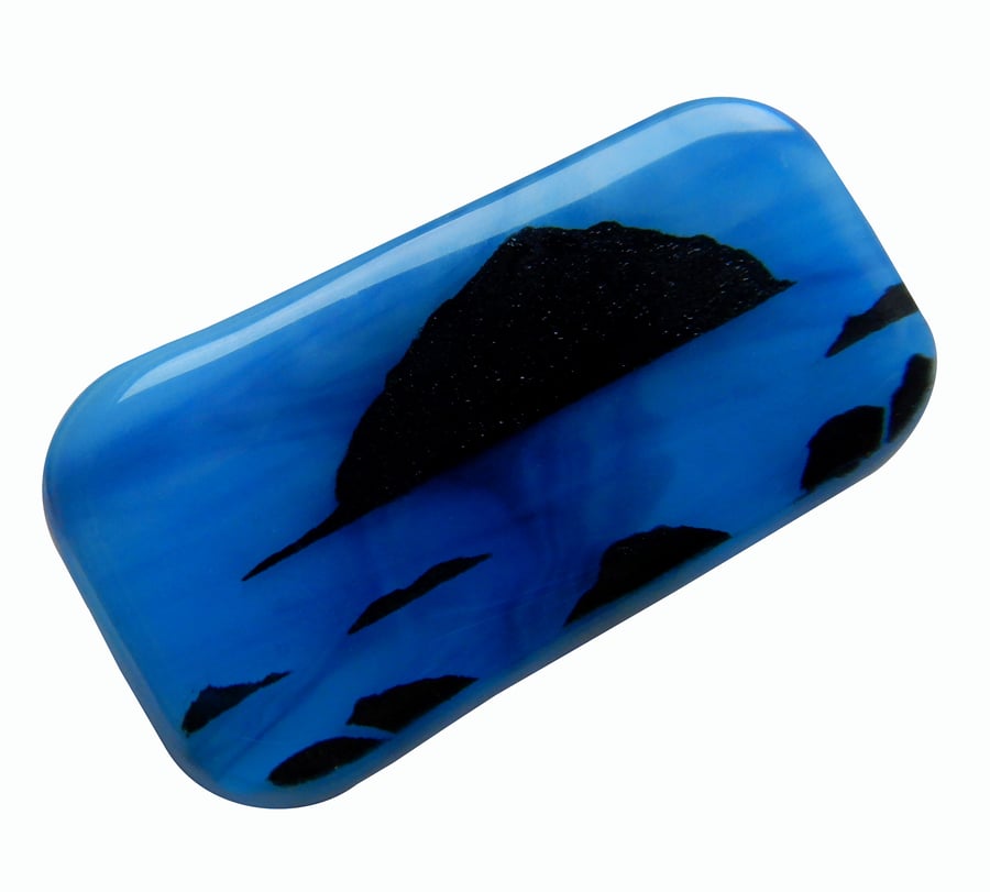 HANDMADE FUSED DICHROIC GLASS 'Ails Craig' BROOCH.