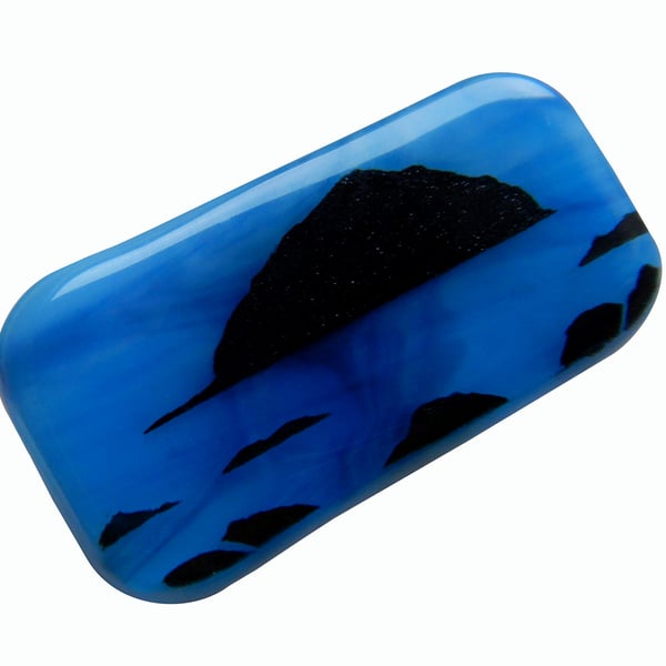 HANDMADE FUSED DICHROIC GLASS 'Ails Craig' BROOCH.