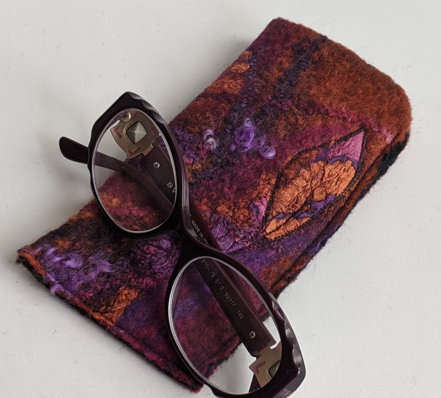 Glasses case: felted wool - pinks and oranges