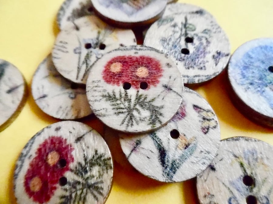 10 x Wooden Assorted Flower Patterned Buttons  2 holes