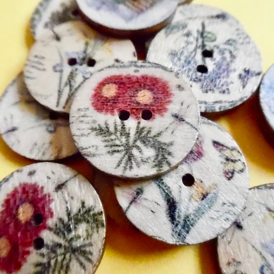 10 x Wooden Assorted Flower Patterned Buttons  2 holes