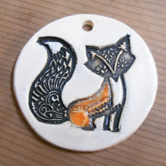 Decorations Abney Adorable Fox tree decoration.