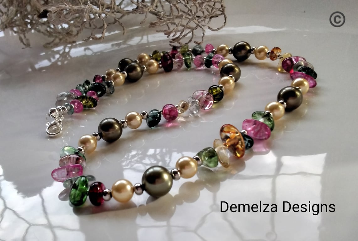 Multicoloured  Pebble Quartz & Shell Pearl Necklace 