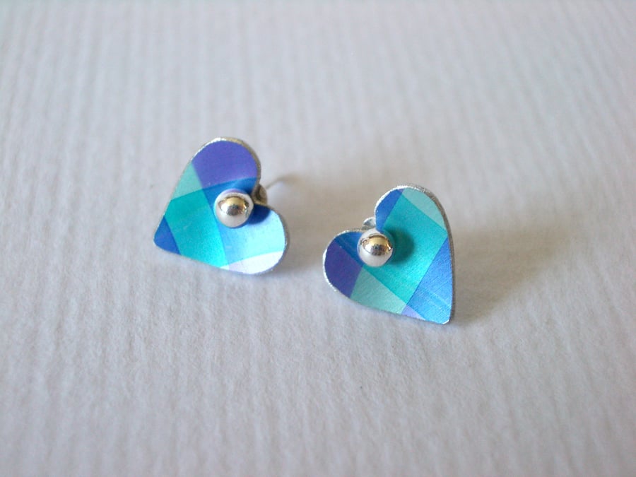 Tiny heart studs earrings in blue and turquoise