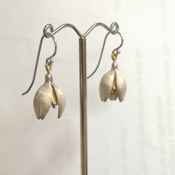 Snowdrop earrings made from Silver