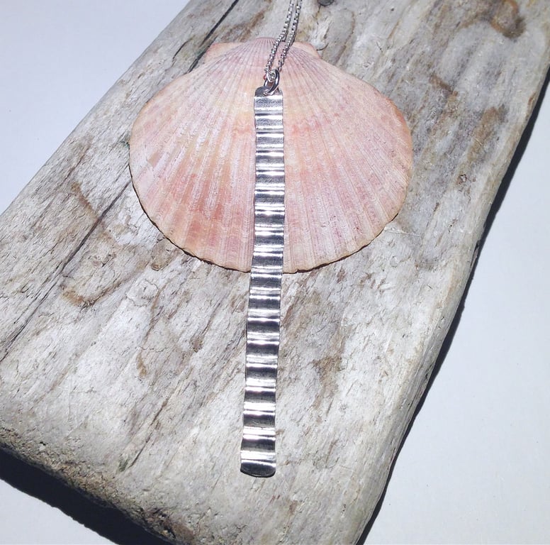 Corrugated Hammered Sterling Silver Pendant (NKSSPDCG1) - UK Free Post