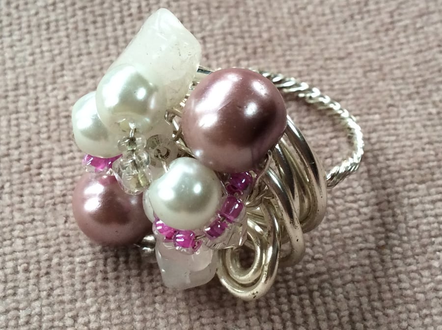 Silver Plated Wire Nest Ring Quartz and Pink Pearl 