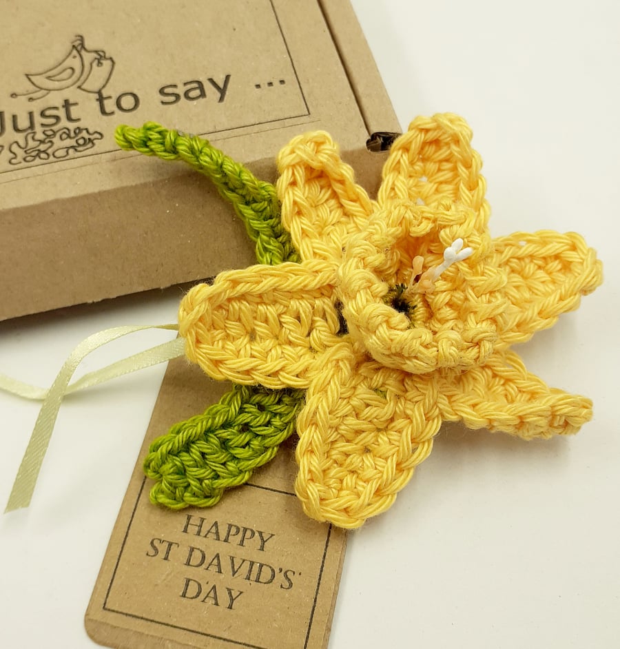 Daffodil Brooch - Alternative to a Greetings Card 