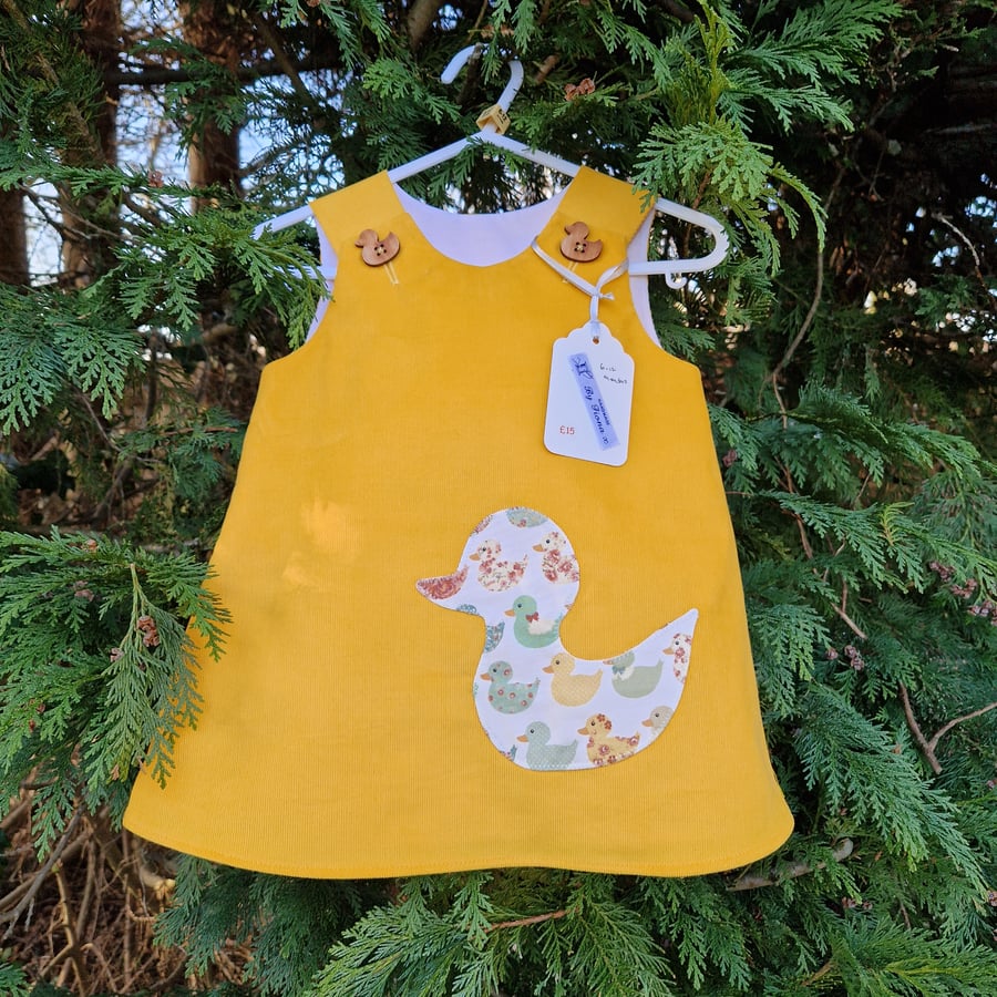 Age: 6-12m. Yellow Duck Applique Needlecord dress. 