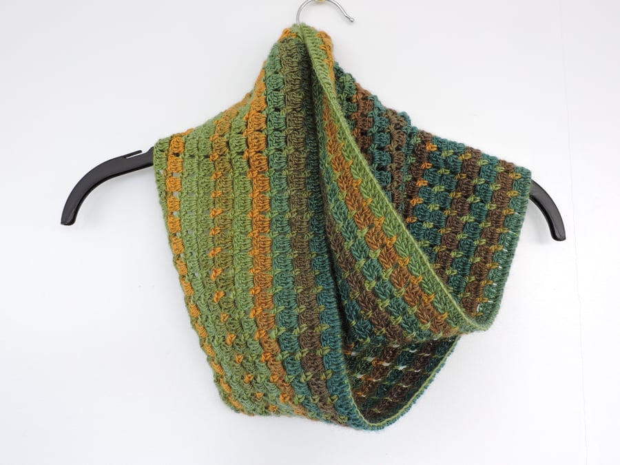 Infinity Scarf Crochet Green and Gold
