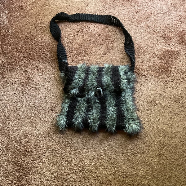 Knitted handbag
