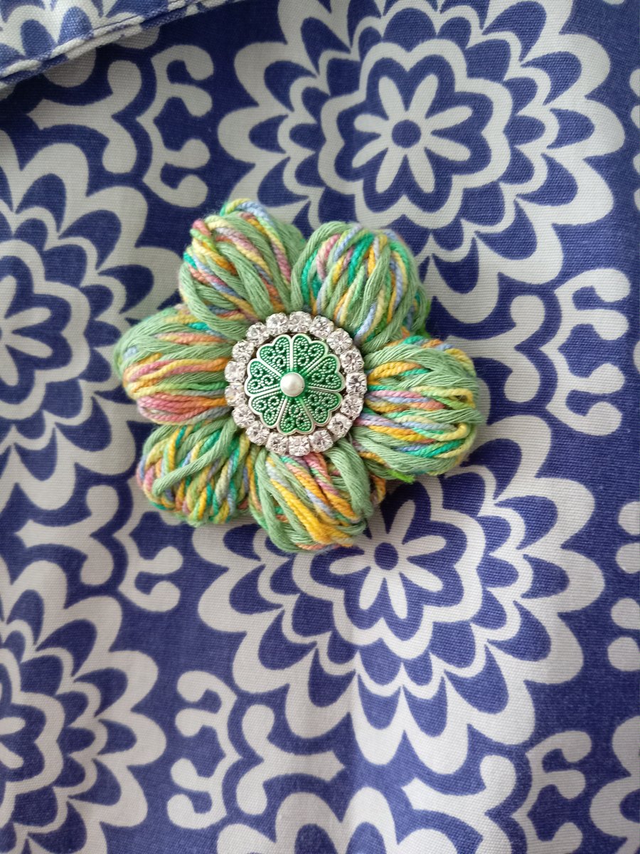 Vibrant Pretty Crochet Flower Brooch Green Mix