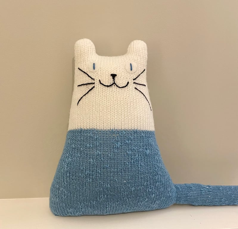 Hand knitted white and blue cat doll - Knitted animal plushie 