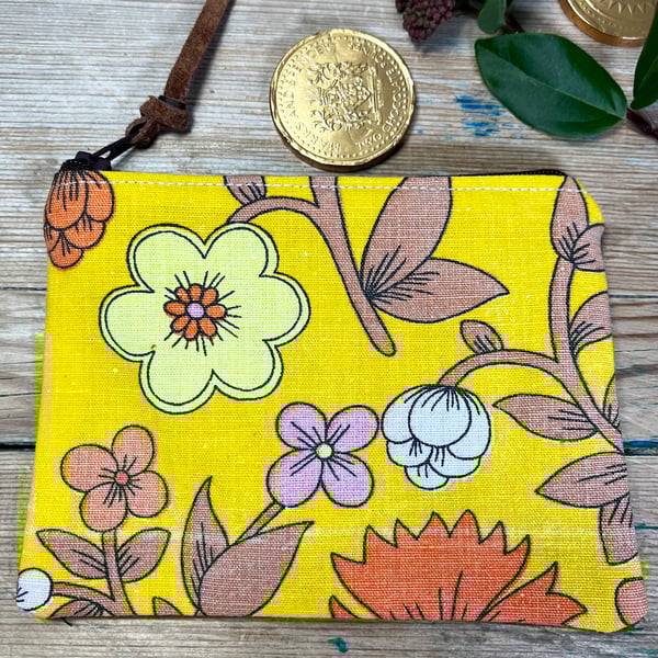 Bright vintage floral Roundelay coin purse zip pouch reclaimed seventies fabric