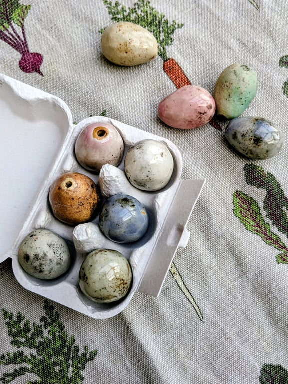 Ceramic eggs, lifesized speckled mini songbird eggs