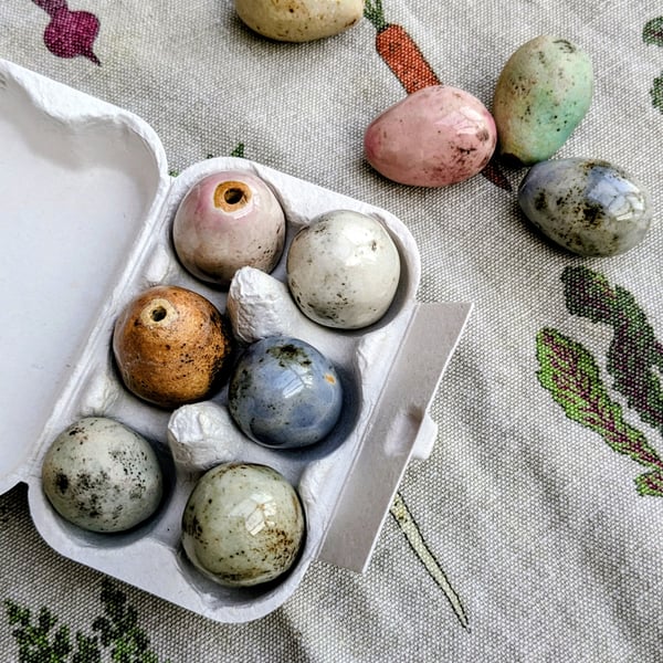 Ceramic eggs, lifesized speckled mini songbird eggs