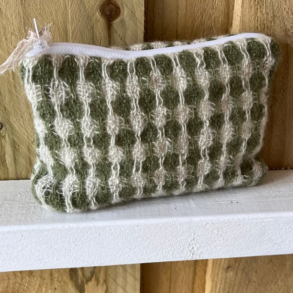 Pouch (Astrid)