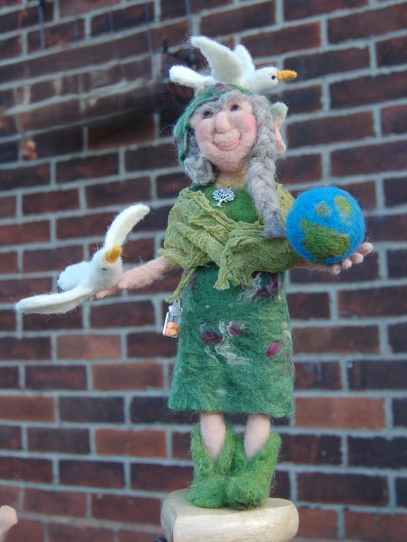 Needle felt Earth Mother Sculpture, textile art, art doll, wool doll 35cm tall