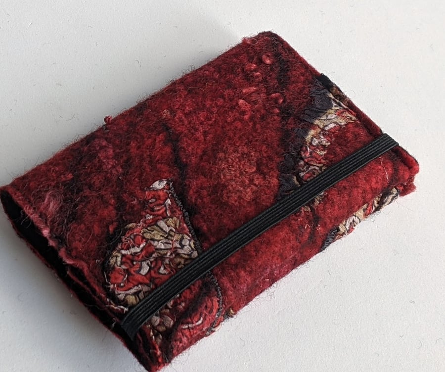 Credit card wallet: felted wool - reds