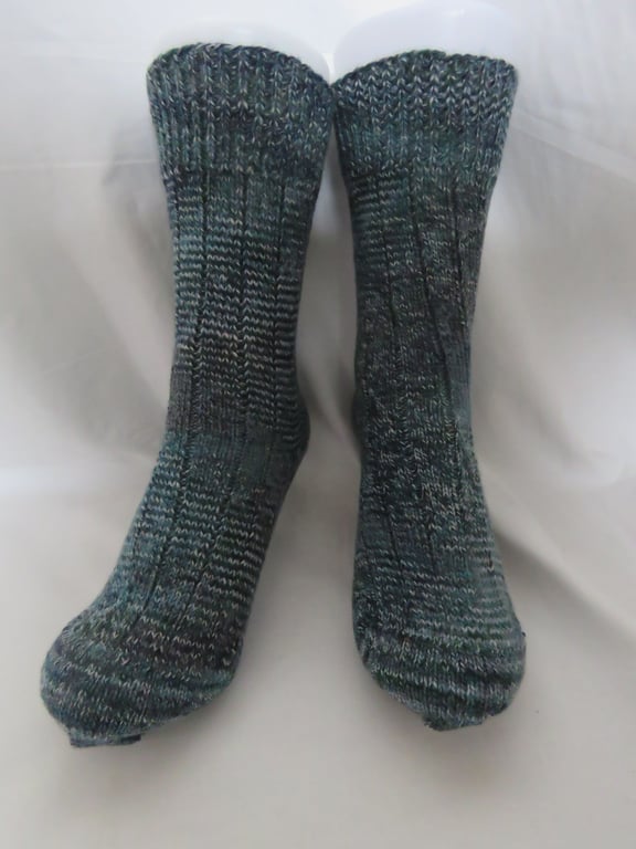 Hand-cranked Knitted Ribbed Wool Socks Size 4 to 5