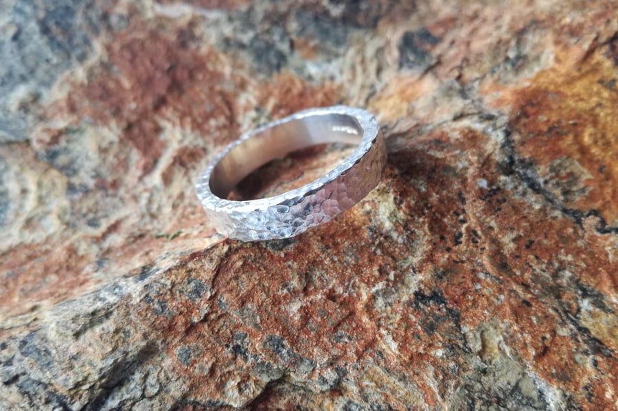 Rocky Ring. Size Q