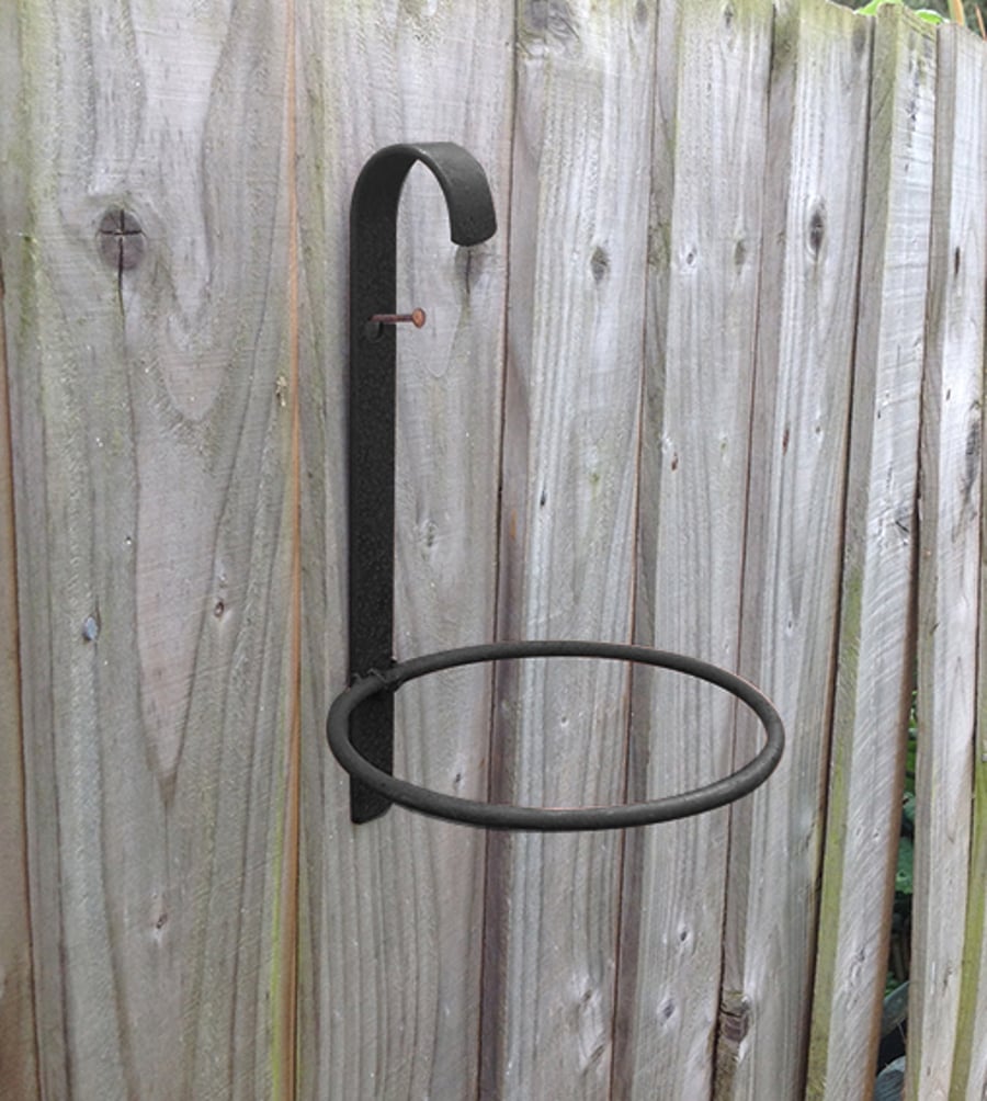  Hang anywhere hand-made 6" terracotta pot holder in black