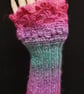 Pink and purple wrist warmer gloves - Image 1