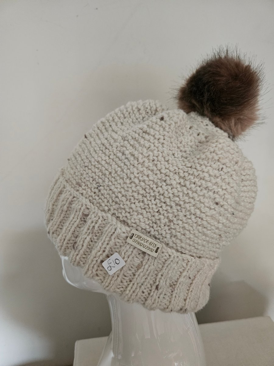 Pullon hat 
