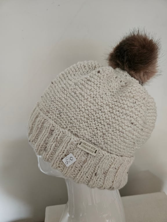 Pullon hat 