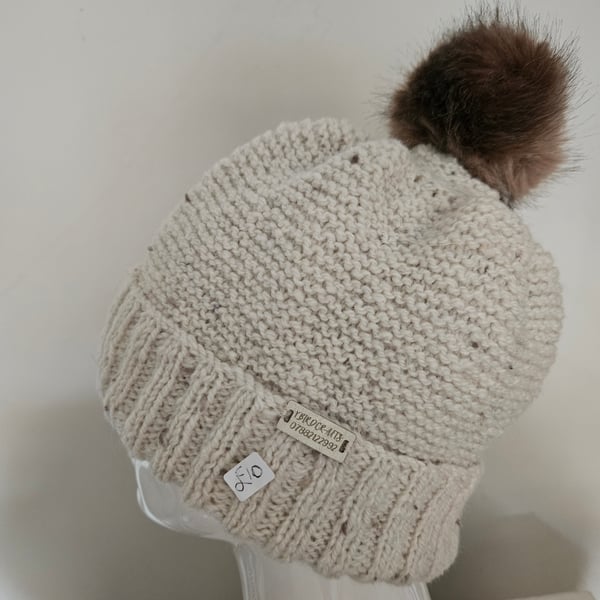Pullon hat 
