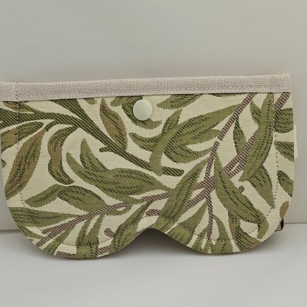 Glasses shaped glasses case in William Morris fabric.