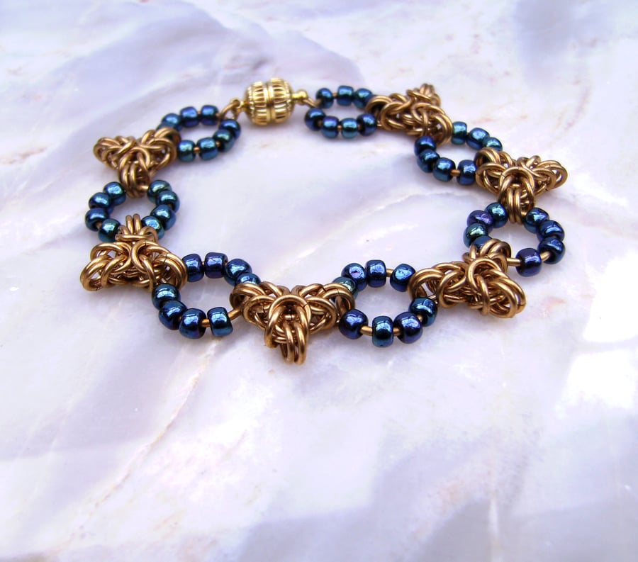 Chainmail Goldie Blues Bracelet