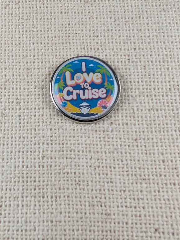 I love To Cruise - Cruise Lover Themed Badge - Large Resin Topped Pin Badge