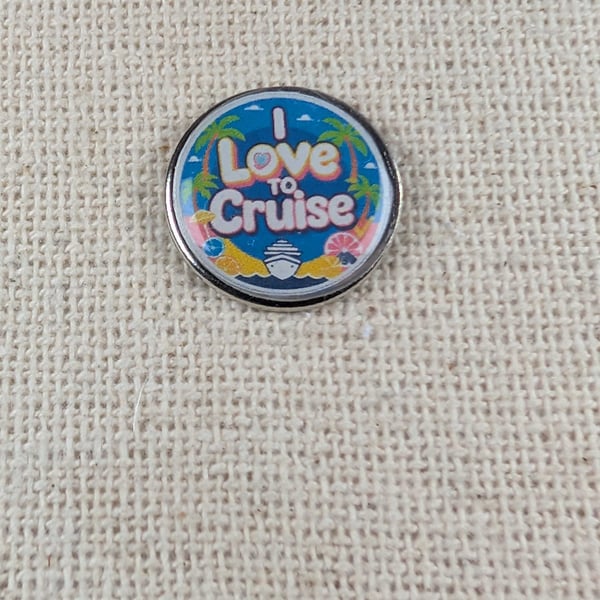I love To Cruise - Cruise Lover Themed Badge - Large Resin Topped Pin Badge