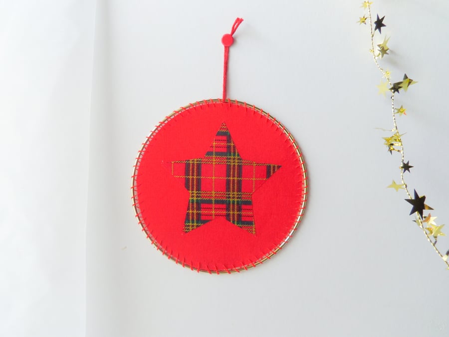 Star Wall Decoration for Christmas in Red and Plaid