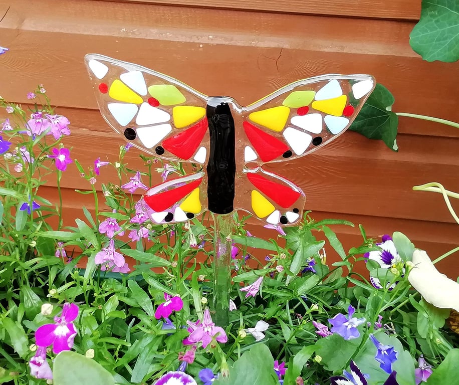 Butterfly Planter Decoration: Hand Cut Glass Garden Art, 30cm
