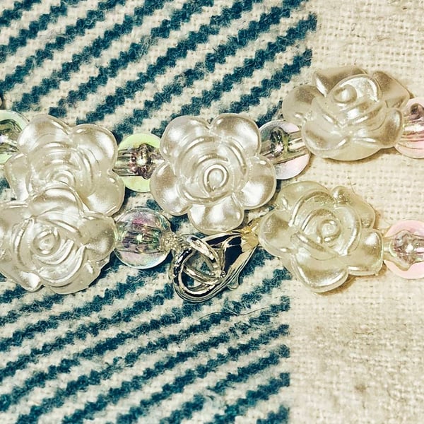 Handmade Floral Beaded Bracelet – Frosted Flower Beads with Iridescent Details