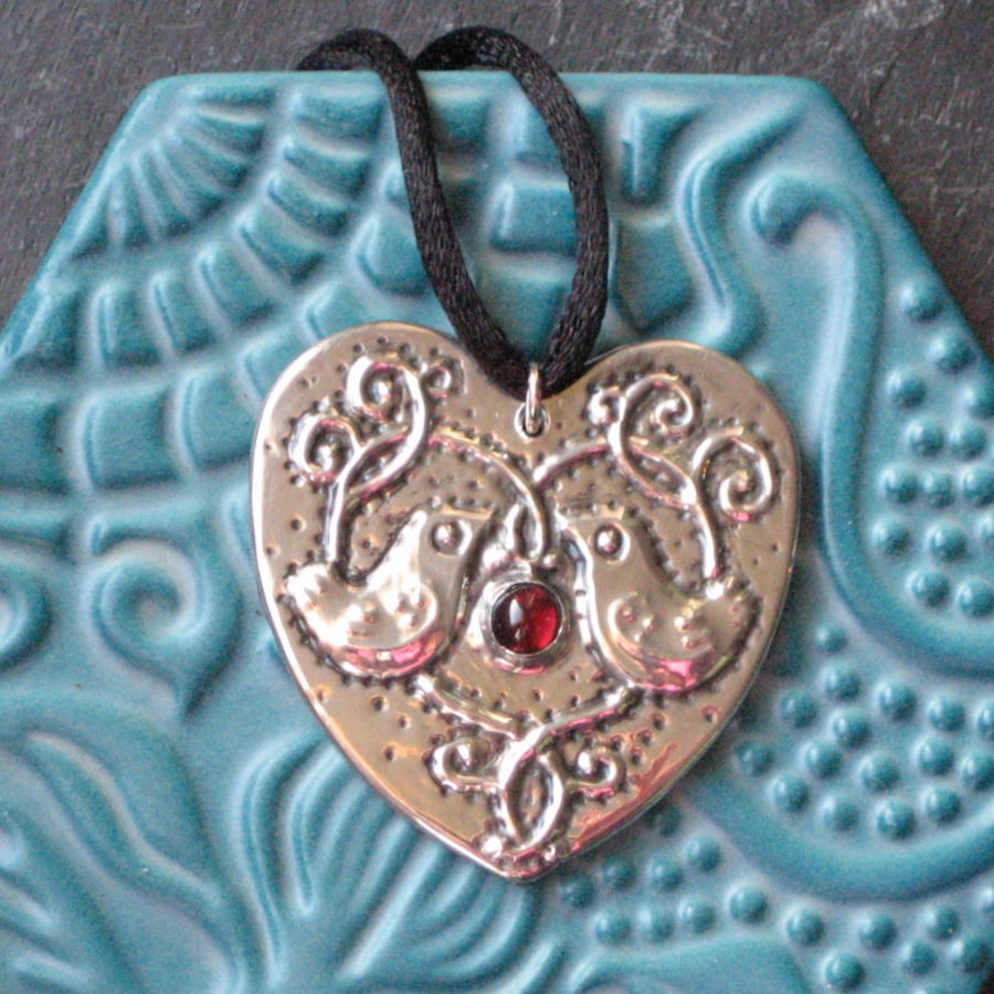 Heart Birds Garnet Necklace in Silver Pewter