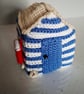 Crocheted beach hut with life ring and real shells - Image 2
