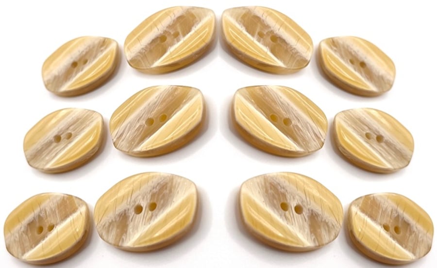 Bag of 12 Oval-Style Buttons, Yellow, 23mm Wide, Carved Stripes Design, Textured
