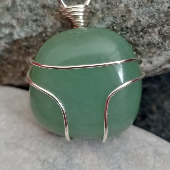 Wire-wrapped natural Aventurine tumble stone 